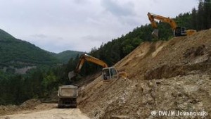 Κατασκευή δρόμων μόνο αν είναι απολύτως απαραίτητοι;