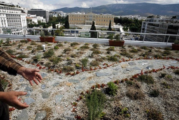  Πράσινη στέγη στο υπουργείο Οικονομικών στο Σύνταγμα | EUROKINISSI/ΒΑΪΟΣ ΧΑΣΙΑΛΗΣ 