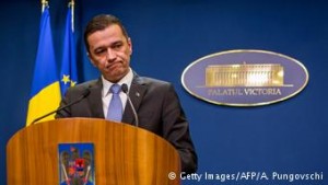 Ο πρωθυπουργός της Ρουμανίας Σορίν Γκριντεάνου ενέδωσε τελικά στις πιέσεις των πολιτών
