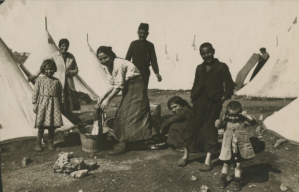 Οικογένεια προσφύγων, [1922]
