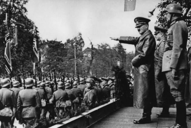  Ο Χίτλερ στη Βαρσοβία- 5 Οκτωβρίου 1939 | AP Photo 
