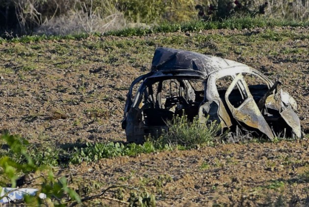  Το αυτοκίνητο μετά την έκρηξη | AP Photo/Rene Rossignaud 