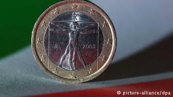 Άλλαζει στάση έναντι του ευρώ ο Μπέπε Γκρίλο