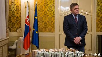 Ο σλοβάκος πρωθυπουργός εξήγγειλε εύρετρα ενός εκατομμύριου ευρώ για πληροφορίες που θα οδηγήσουν στη σύλληψη των δραστών.