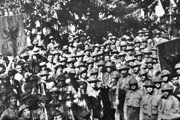  Προπαγανδιστική εξόρμηση των «χαλυβδόκρανων» στη Φλώρινα υπενθυμίζει τη χρησιμότητα των φασιστικών ταγμάτων για τον σωφρονισμό του εσωτερικού εχθρού (16/8/1931) | Μ. ΤΡΕΜΟΠΟΥΛΟΣ, «ΤΑ ΤΡΙΑ Ε» (2018) 