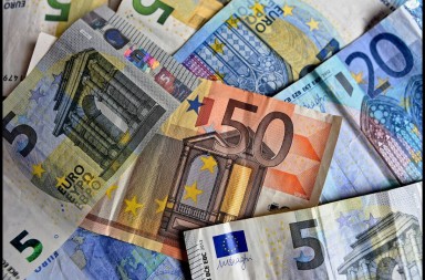 money-3481699_1920
