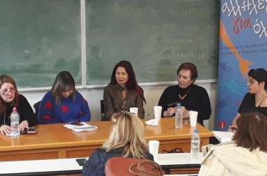 Ο κοινωνικός συνεταιρισμός Stagones ταξιδεύει συχνά από τη Βόρεια Εύβοια στην Αθήνα, με βιολογικό χυμό ροδιού και απίθανες συνταγές για κοκτέιλ